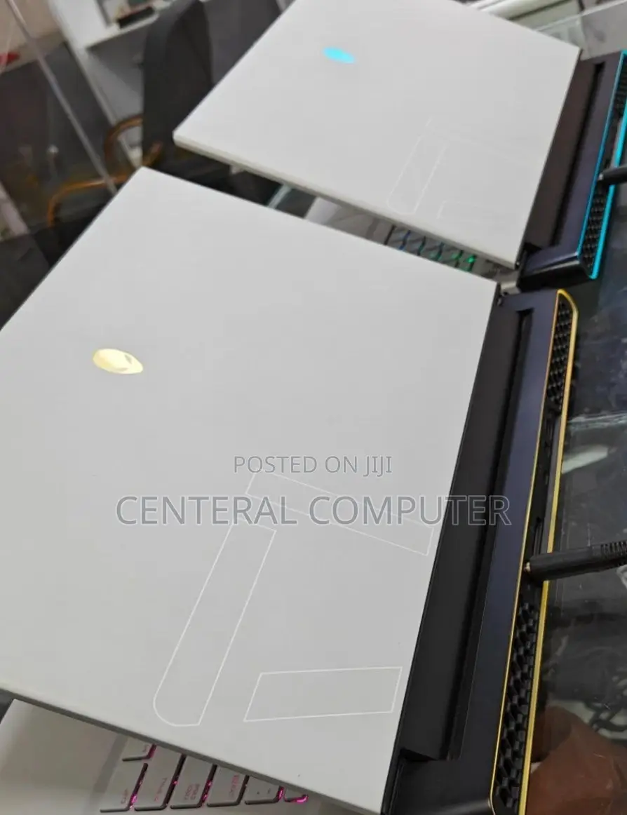 New Laptop Alienware M17x R2 32GB Intel Core I7 SSD 1T