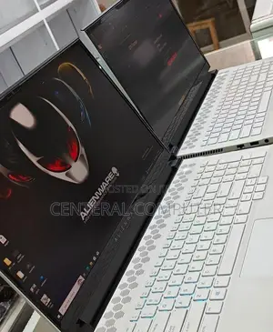 New Laptop Alienware M17x R2 32GB Intel Core I7 SSD 1T