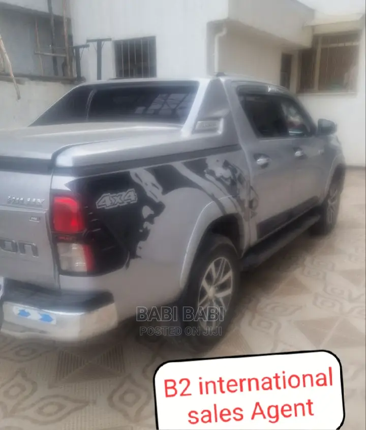 Toyota Hilux 2018 Silver