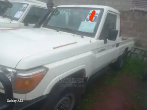 Toyota Land Cruiser 2017 White