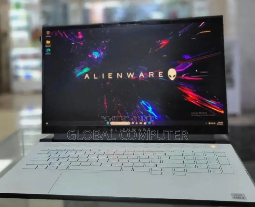 New Laptop Alienware M17x R2 32GB Intel Core I7 SSD 1.5T