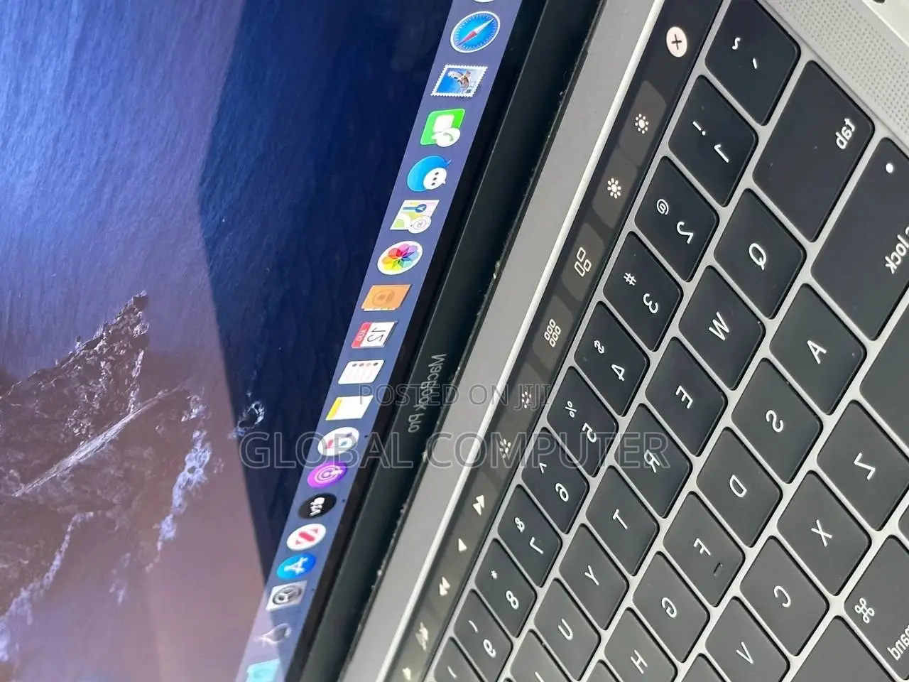 New Laptop Apple MacBook Pro 2019 8GB Intel Core I5 SSD 256GB