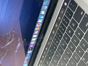 New Laptop Apple MacBook Pro 2019 8GB Intel Core I5 SSD 256GB