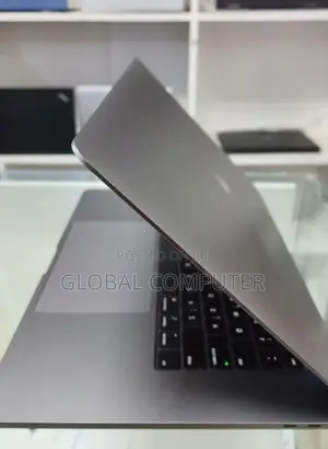 New Laptop Apple MacBook 2017 16GB Intel Core I7 SSD 512GB