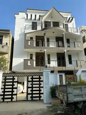 6bdrm House in Cmc, Bole for sale