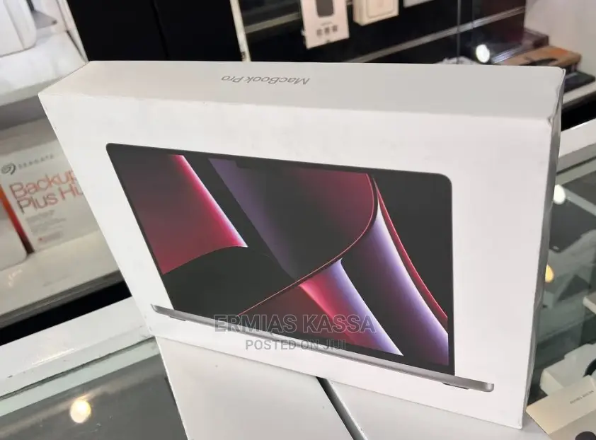 New Laptop Apple MacBook Pro 2023 M2 16GB Apple M2 SSD 512GB