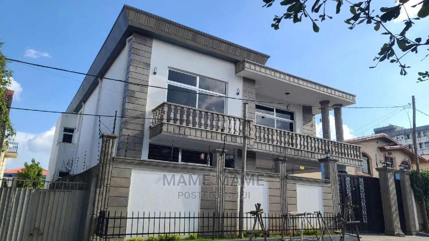 8bdrm House in Addis Abeba, Bole for sale