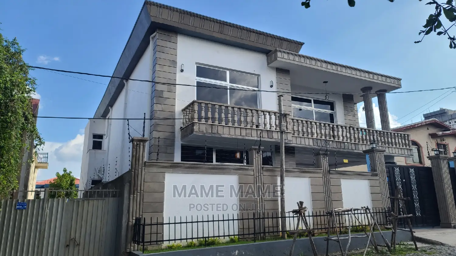 8bdrm House in Addis Abeba, Bole for sale