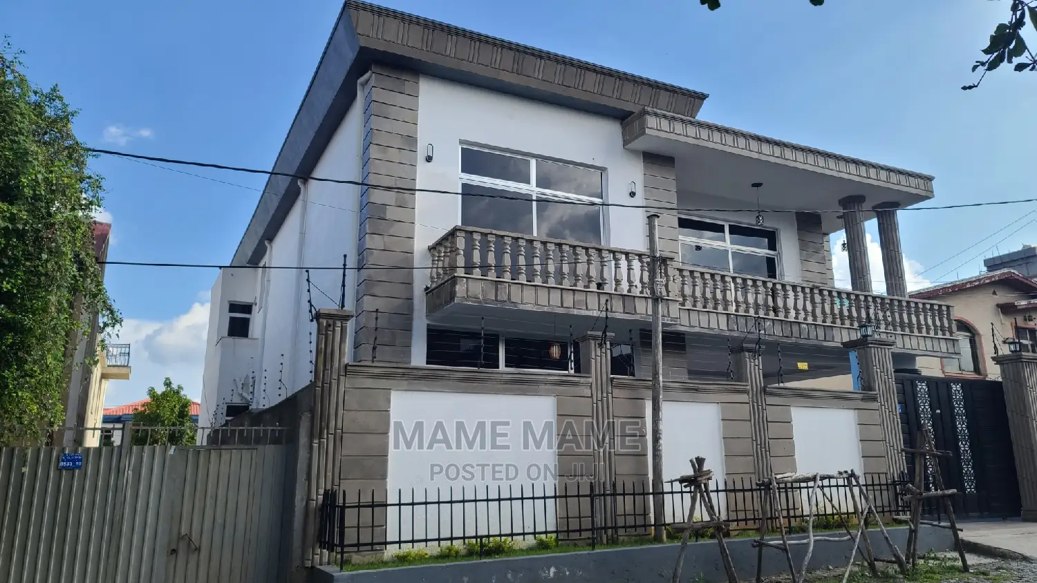 8bdrm House in Addis Abeba, Bole for sale