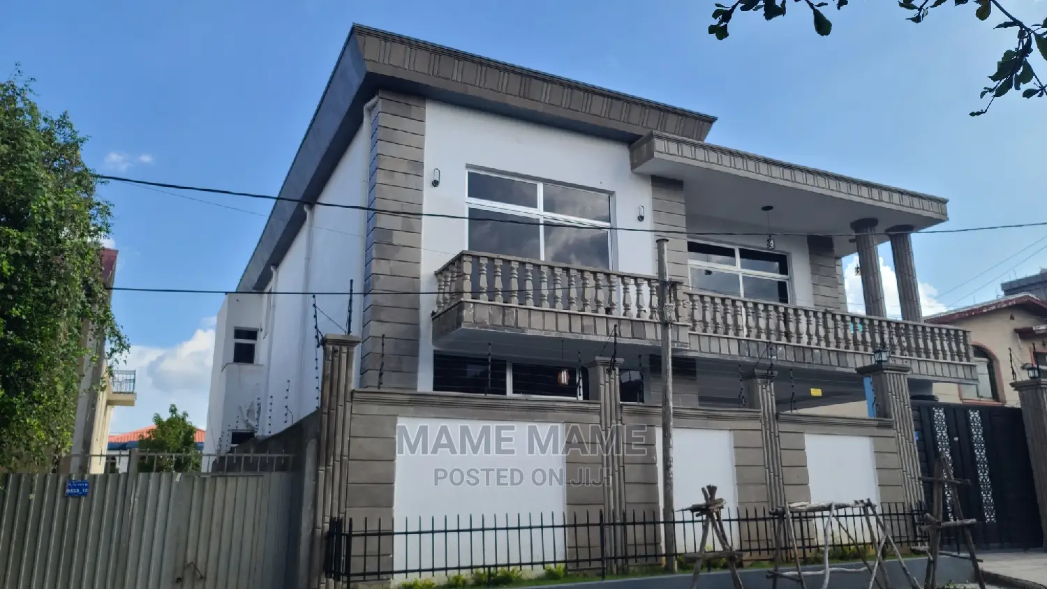 8bdrm House in Addis Abeba, Bole for sale