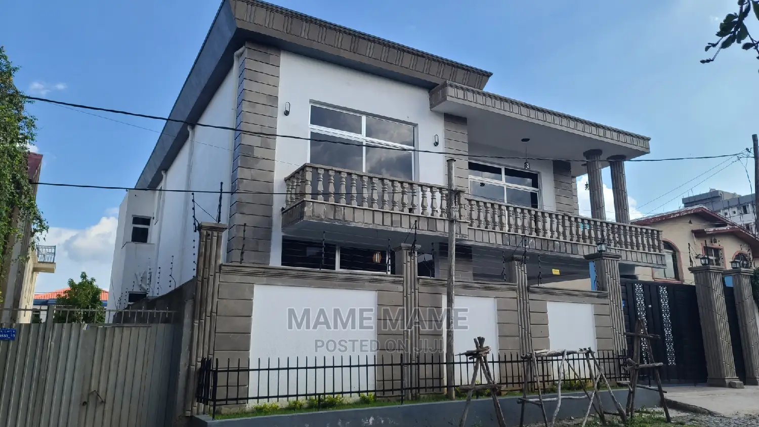 8bdrm House in Addis Abeba, Bole for sale