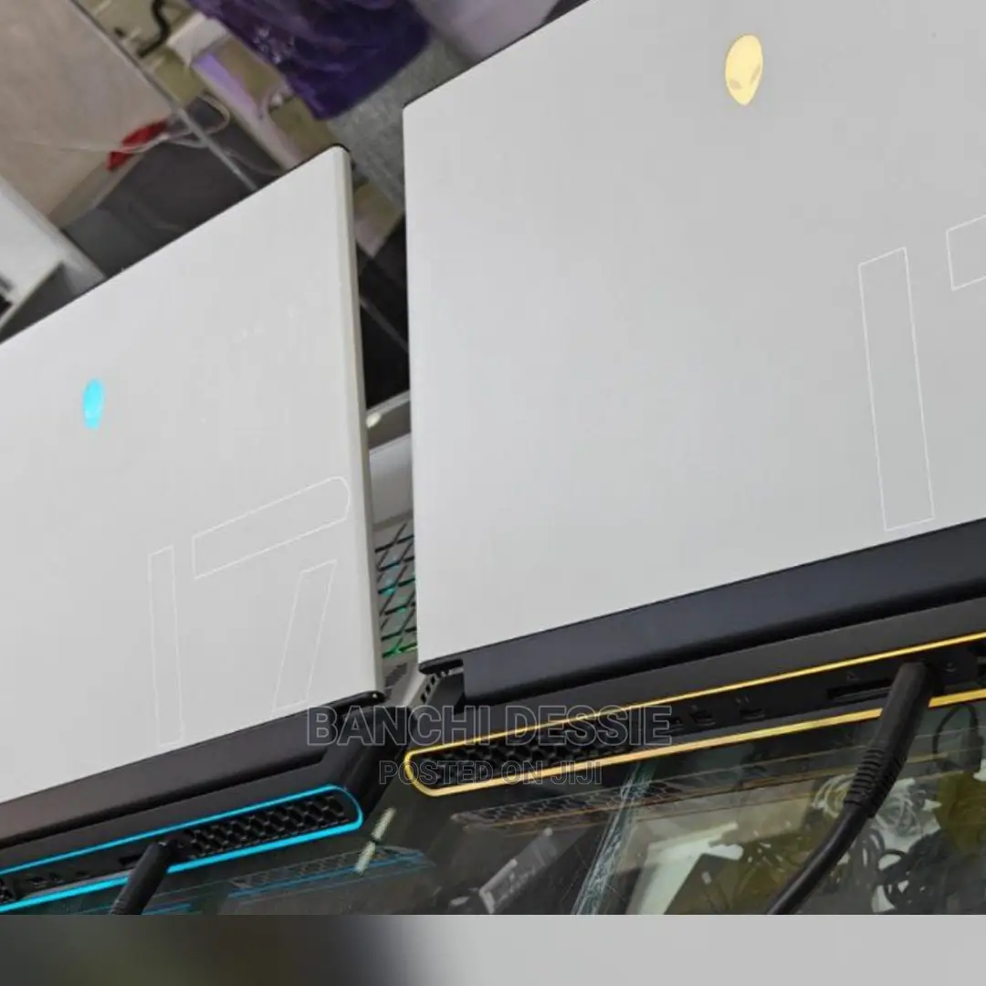 New Laptop Alienware M17x R2 32GB Intel Core i7 SSD 1T