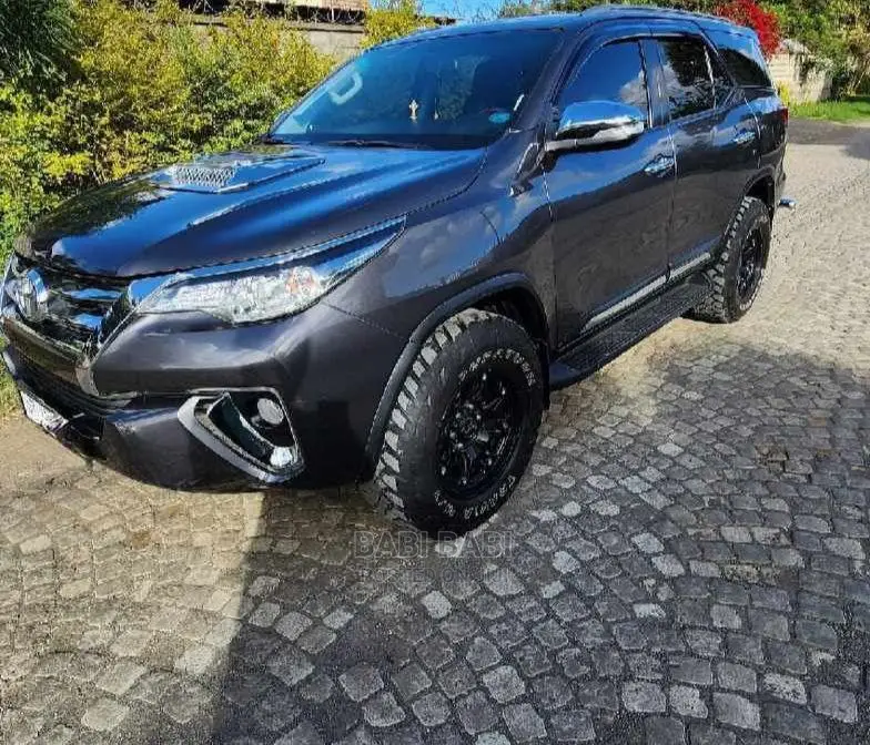 Toyota Fortuner 2017 Gray