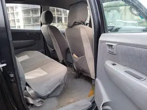 Toyota Hilux 2010 Black