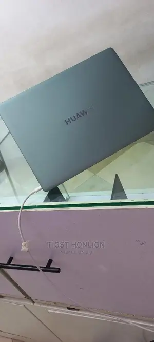 New Laptop Huawei MateBook 13 WRT-W19E 16GB Intel Core I7 SSD 512GB