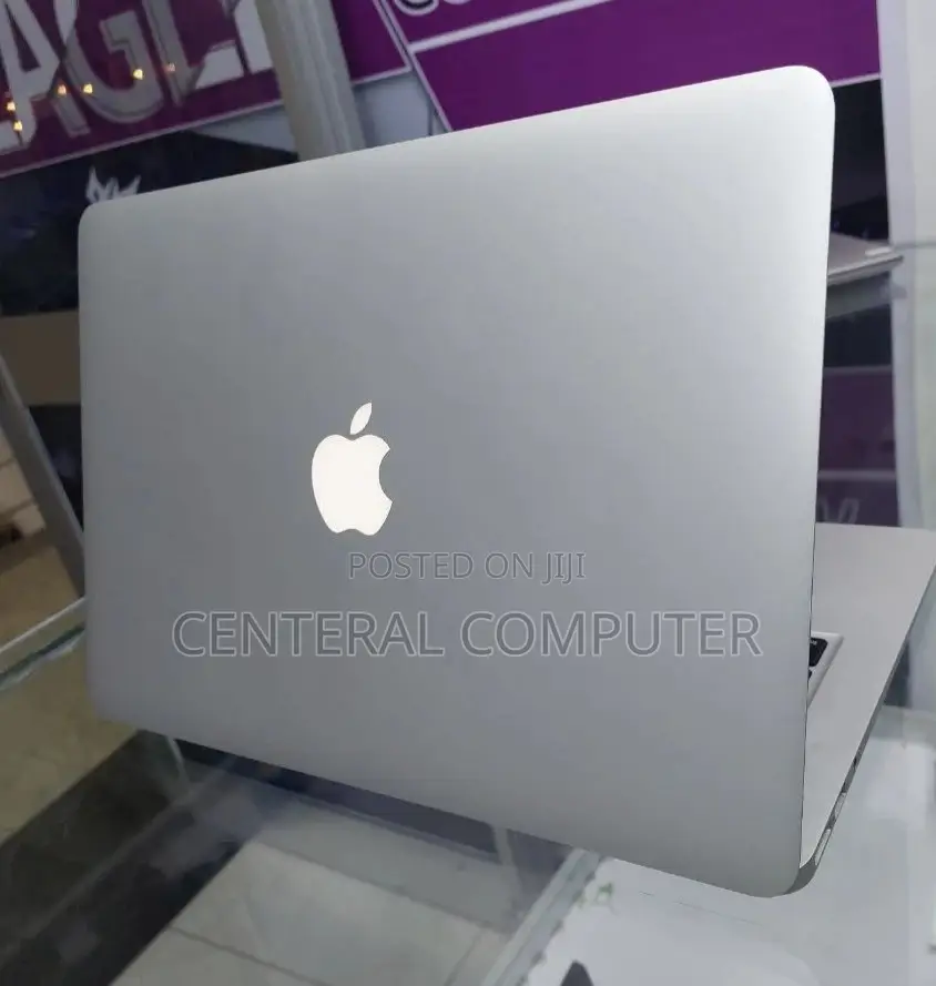 New Laptop Apple MacBook 8GB Intel Core I7 SSD 256GB