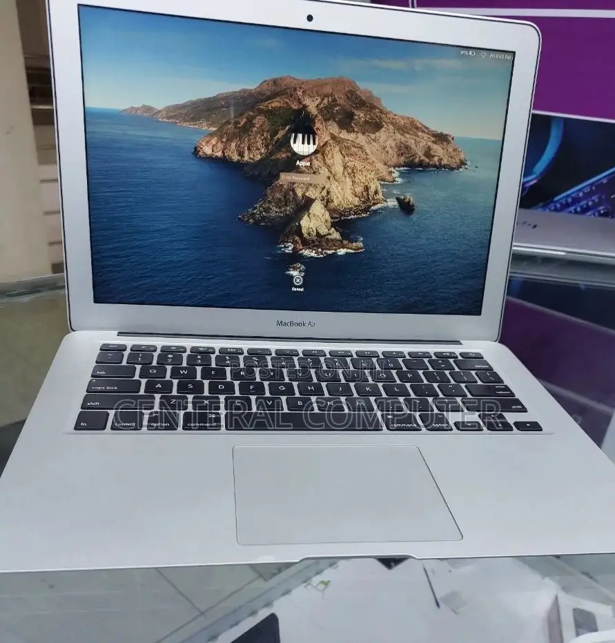 New Laptop Apple MacBook 8GB Intel Core I7 SSD 256GB