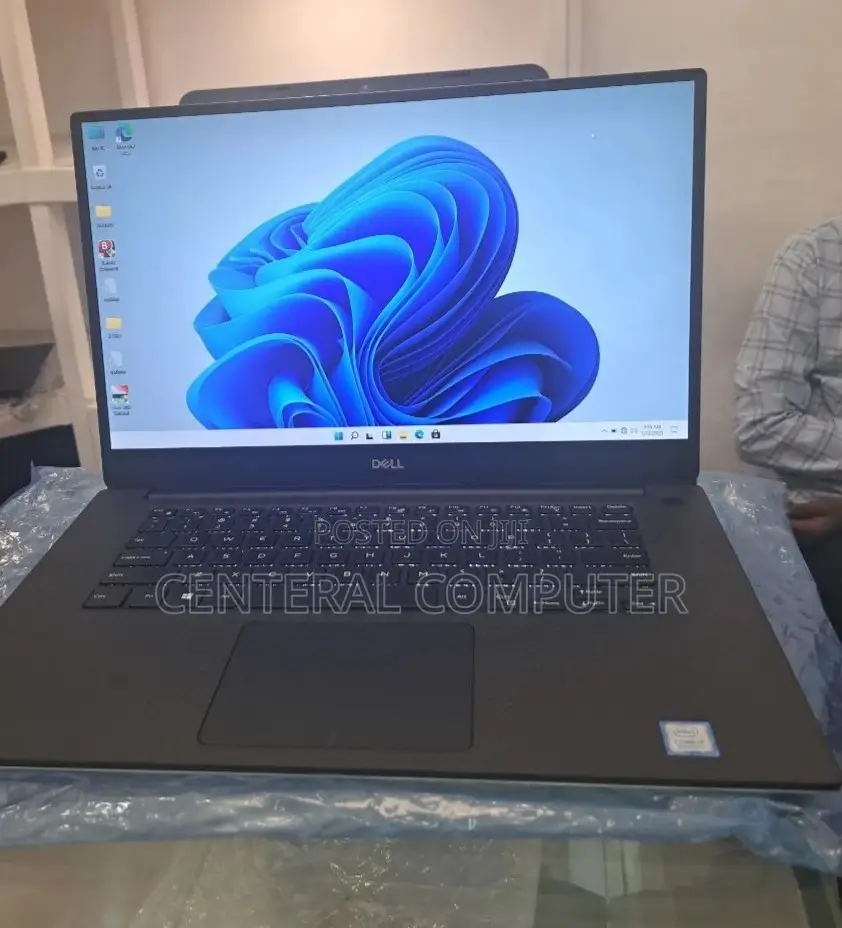 New Laptop Dell XPS 13 288 16GB Intel Core I7 SSD 512GB