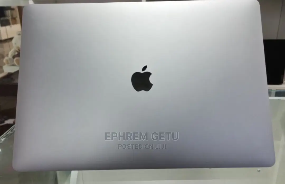 New Laptop Apple MacBook Pro 2017 16GB Intel Core I7 SSD 512GB