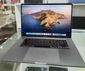 Photo - New Laptop Apple MacBook Pro 2017 16GB Intel Core I7 SSD 512GB