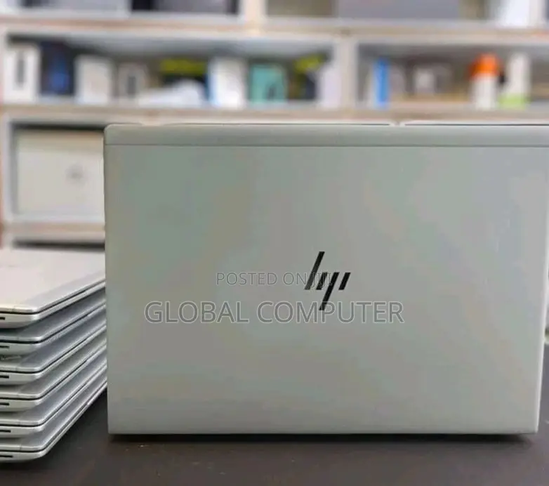 New Laptop HP 348 G4 32GB Intel Core I7 SSD 512GB