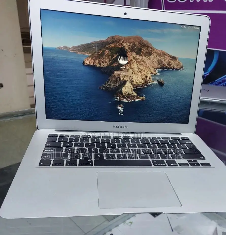 New Laptop Apple MacBook 8GB Intel Core I7 SSD 256GB