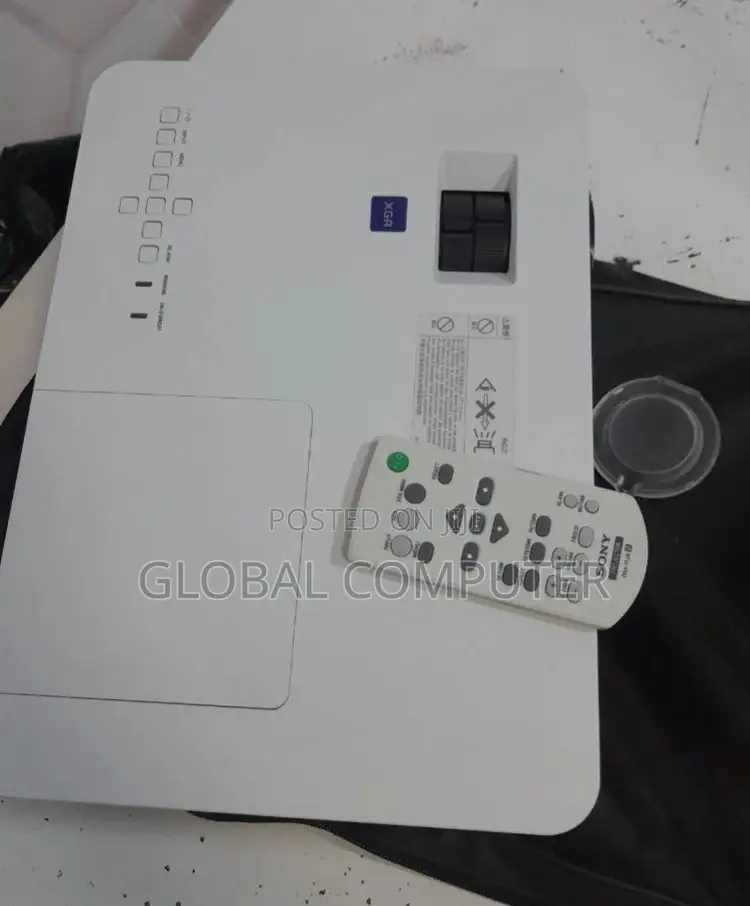 Brand New SONY Projector VPL-Dx221 Model