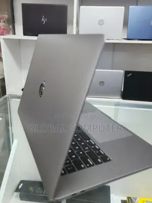 New Laptop Apple MacBook Pro 2017 16GB Intel Core I7 SSD 512GB