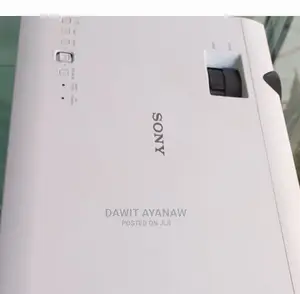 Soy Projector VPL-DX221