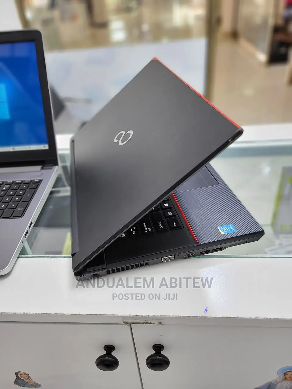 New Laptop Fujitsu Amilo Li3910 8GB Intel Core I5 SSHD (Hybrid) 500GB