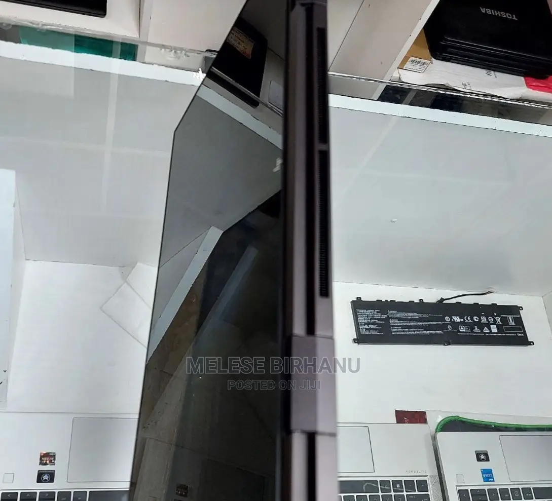 New Laptop HP 16GB AMD Ryzen 7 SSD 512GB