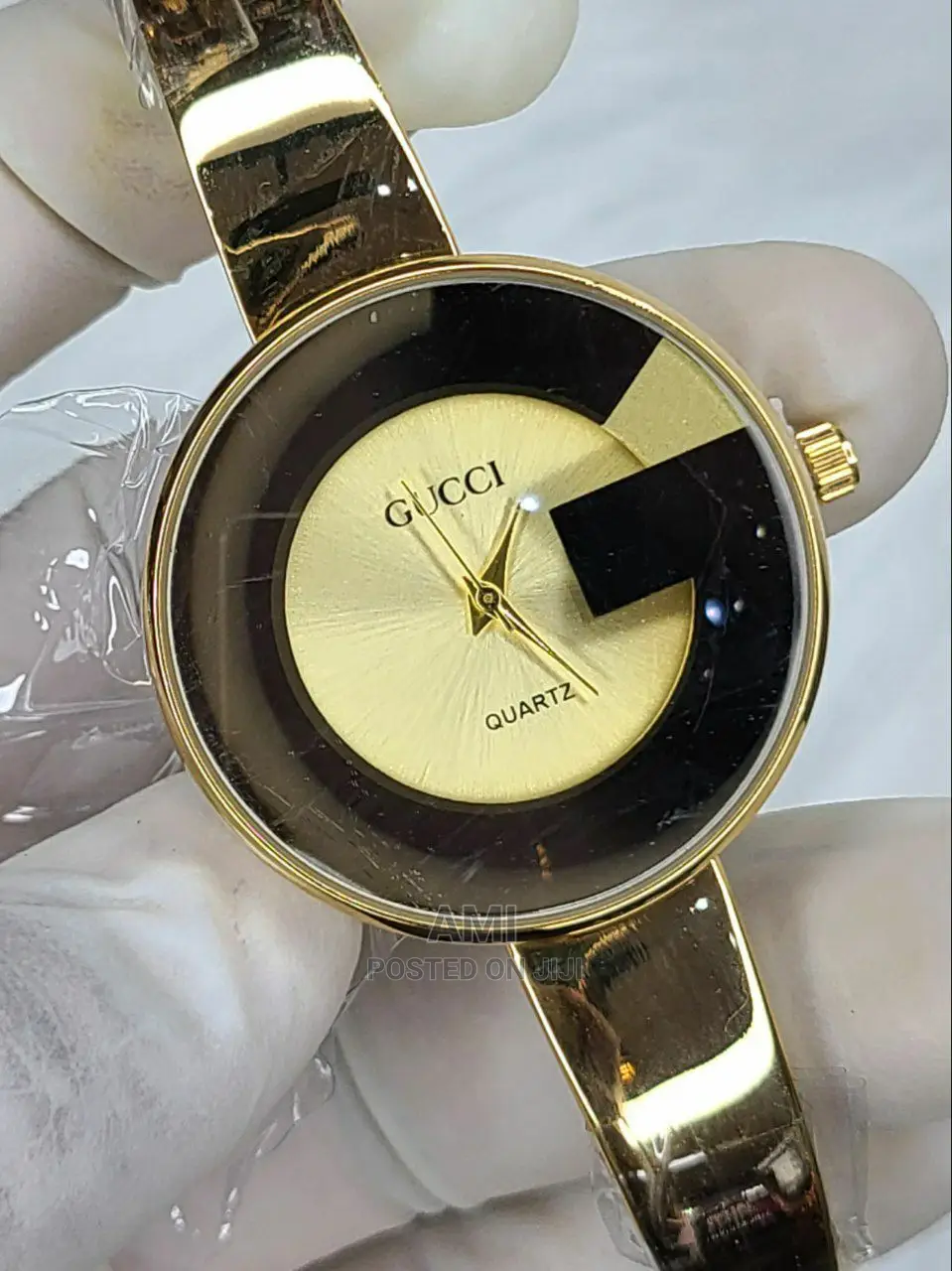 • Gucci Ladies Wrist Watch ለሴቶች