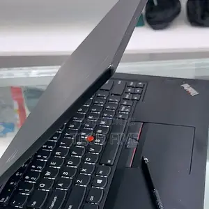 New Laptop Lenovo ThinkPad Yoga 370 8GB Intel Core I5 SSD 512GB