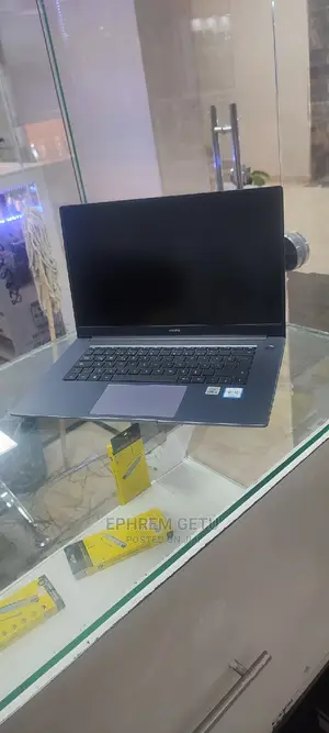 New Laptop Huawei Matebook D 15 8GB Intel Core I5 SSD 512GB