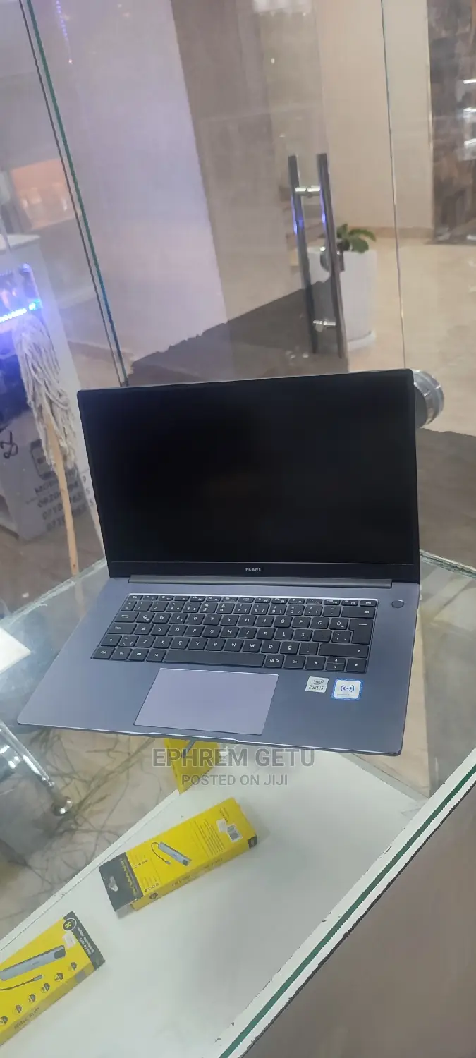 New Laptop Huawei Matebook D 15 8GB Intel Core I5 SSD 512GB
