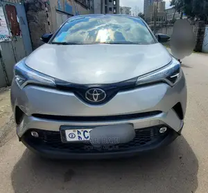 Photo - Toyota C-HR 2020 Silver
