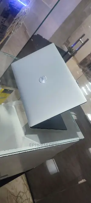 Photo - New Laptop Dell XPS 15 32GB Intel Core I7 SSD 512GB