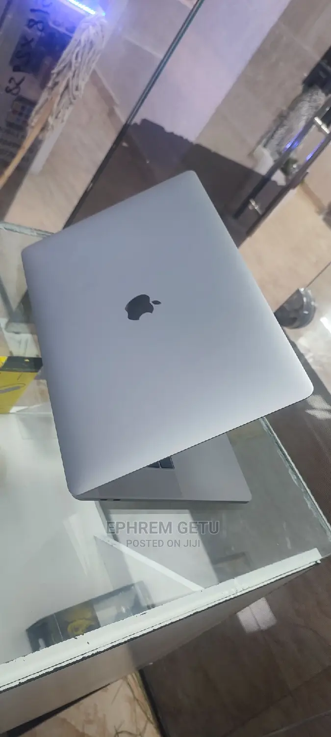 New Laptop Apple MacBook Pro 2017 16GB Intel Core I7 SSD 512GB