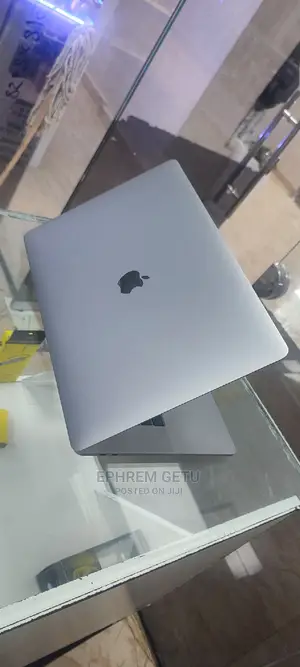 New Laptop Apple MacBook Pro 2017 16GB Intel Core I7 SSD 512GB