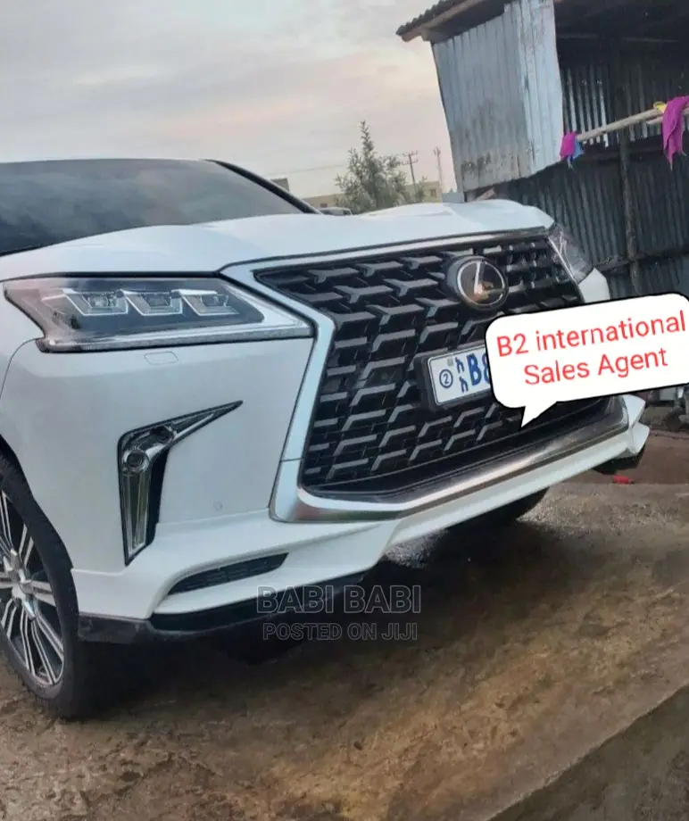 Lexus LX 2021 White