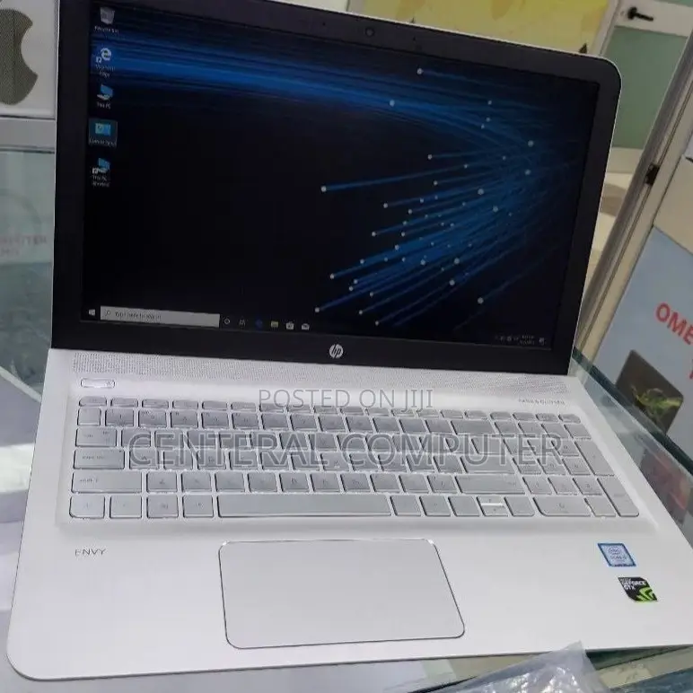 New Laptop HP Envy 15-Ep0xxx 8GB Intel Core I5 HDD+SSD 1T