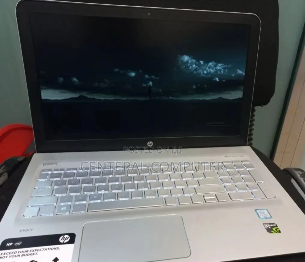 New Laptop HP Envy 15-Ep0xxx 8GB Intel Core I5 HDD+SSD 1T