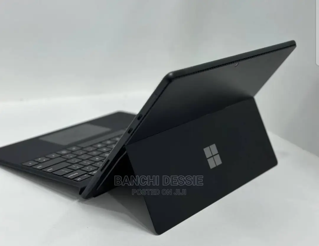 New Laptop Microsoft Surface Pro 8 16GB Intel Core I7 SSD 256GB