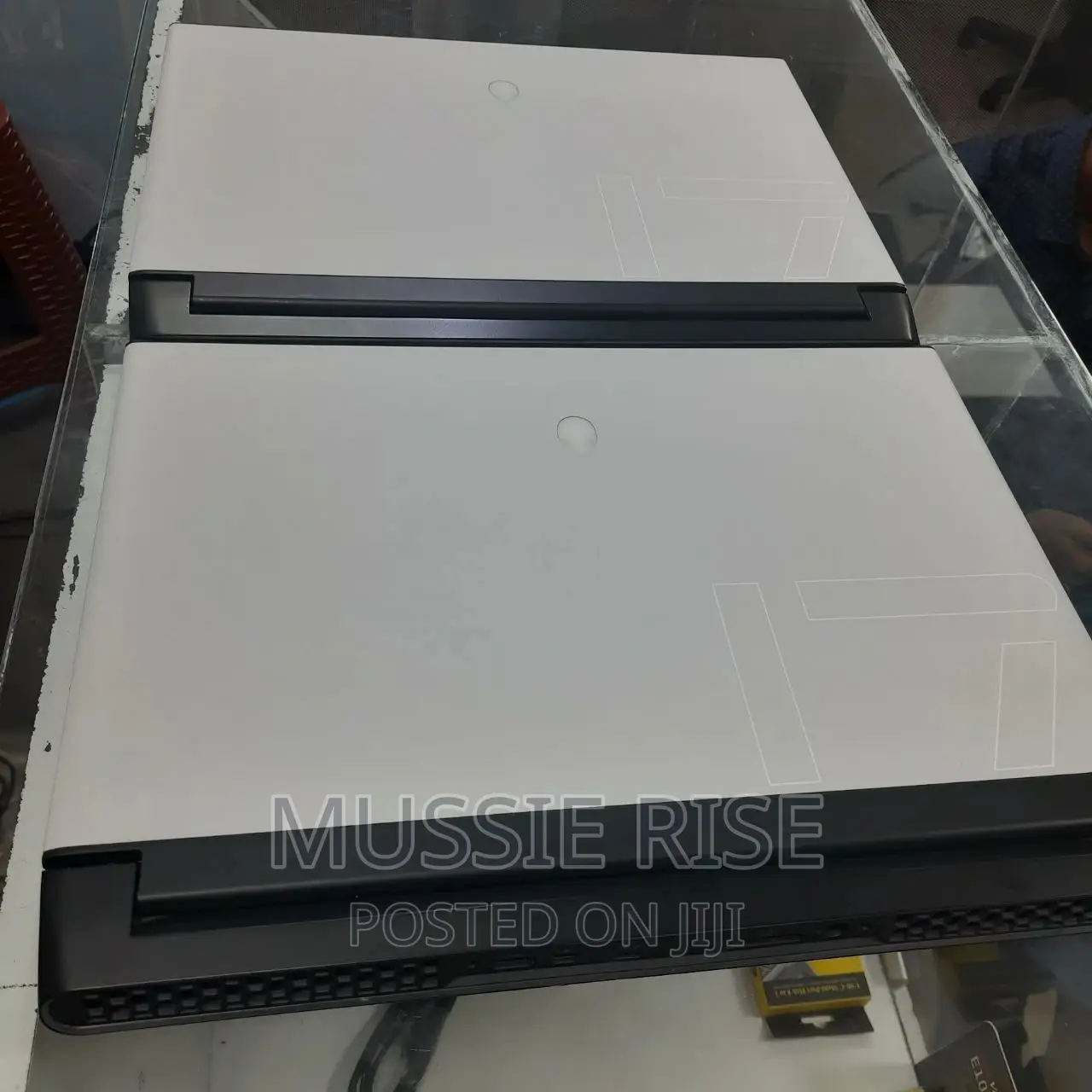 New Laptop Alienware M17x R2 32GB Intel Core I7 SSD 1.5T