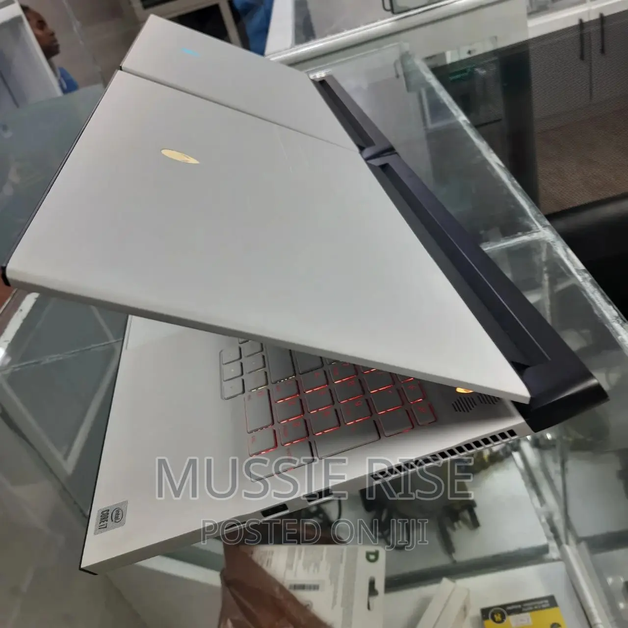 New Laptop Alienware M17x R2 32GB Intel Core I7 SSD 1.5T