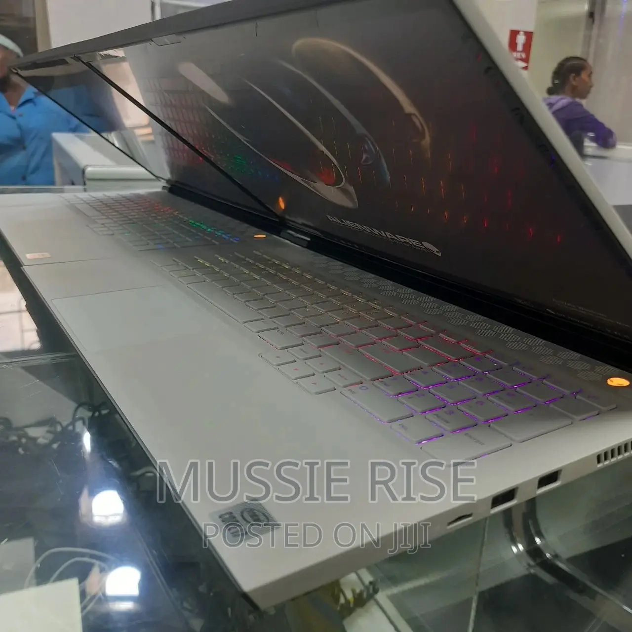 New Laptop Alienware M17x R2 32GB Intel Core I7 SSD 1.5T