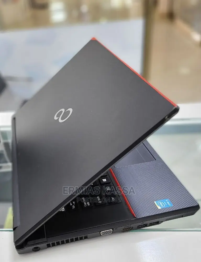 New Laptop Fujitsu Amilo Li3710 8GB Intel Core I5 HDD 500GB