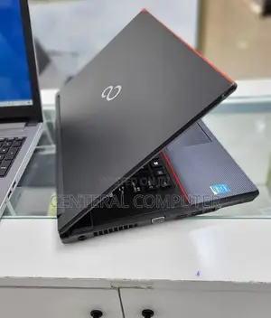 New Laptop Fujitsu Amilo Li3710 4GB Intel Core I5 HDD 500GB