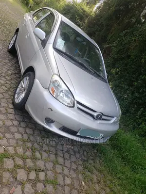 Photo - Toyota Platz 2005 Silver