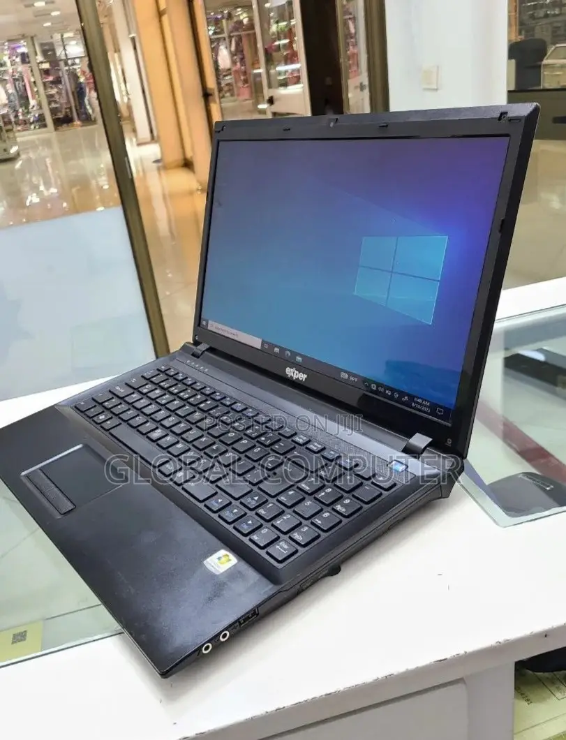 New Laptop Fujitsu Amilo Li3710 4GB Intel Core I3 HDD 250GB
